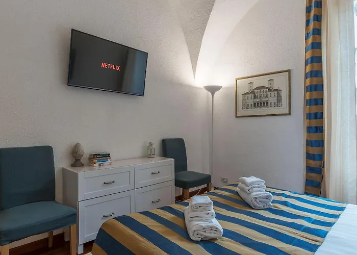 Cs Piazza Venezia * Rome